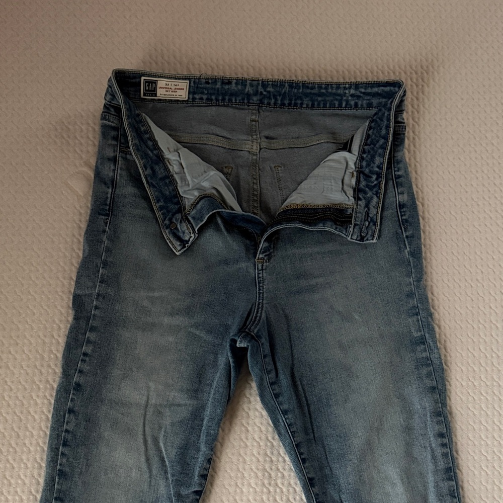 GAP Women’s Sky High Jegging Jeans in Light Blue Wash
